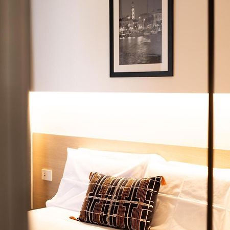 Riviera Apulian Rooms Bari Bagian luar foto